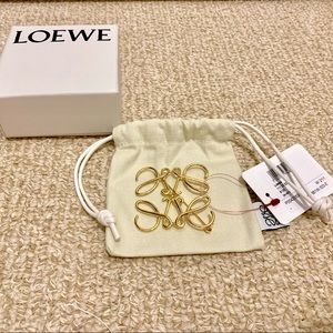 New Loewe Anagram Gold Logo Brooch